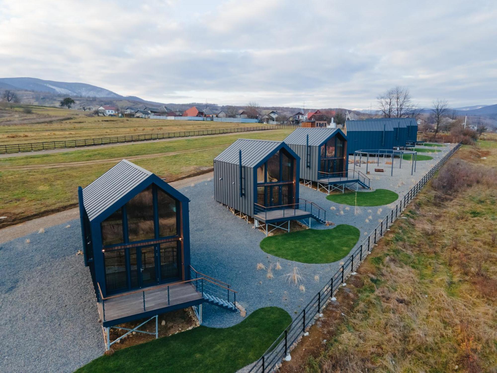 Комплекс Відпочинку Крихая Villa โซโลไชน์ ภายนอก รูปภาพ